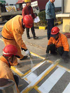 PPG 清潔工程車(chē)間管道、線(xiàn)路、 設備清潔及地面安全標識涂裝